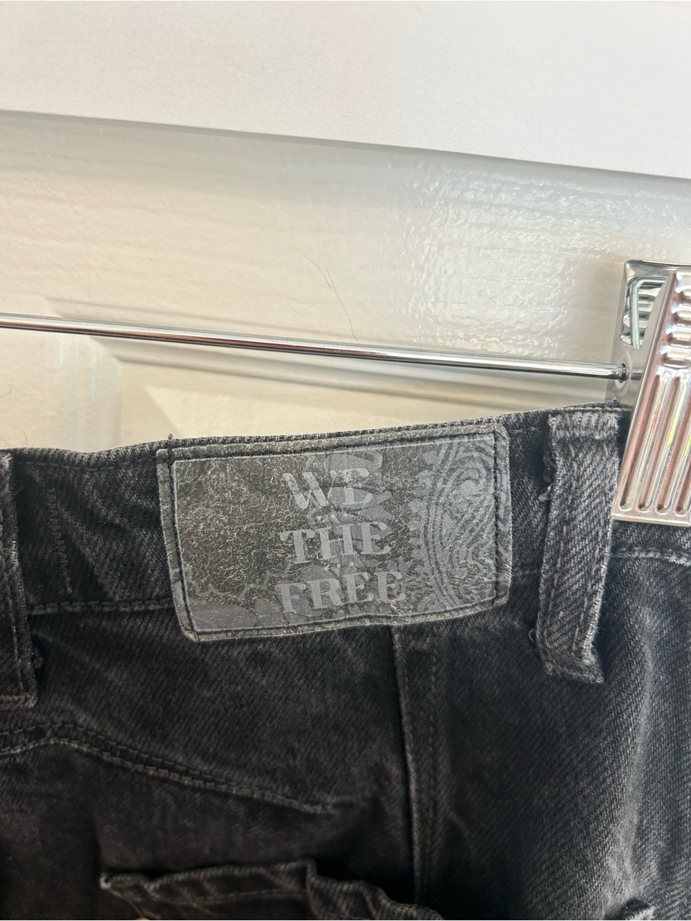 We The Free Black Washed Barrel Leg Relaxed Jean Size 28 - Picture 4 of 4